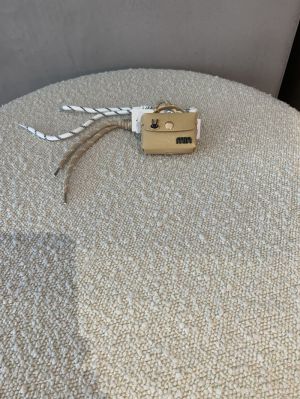 sleutelhanger mini handtas beige
